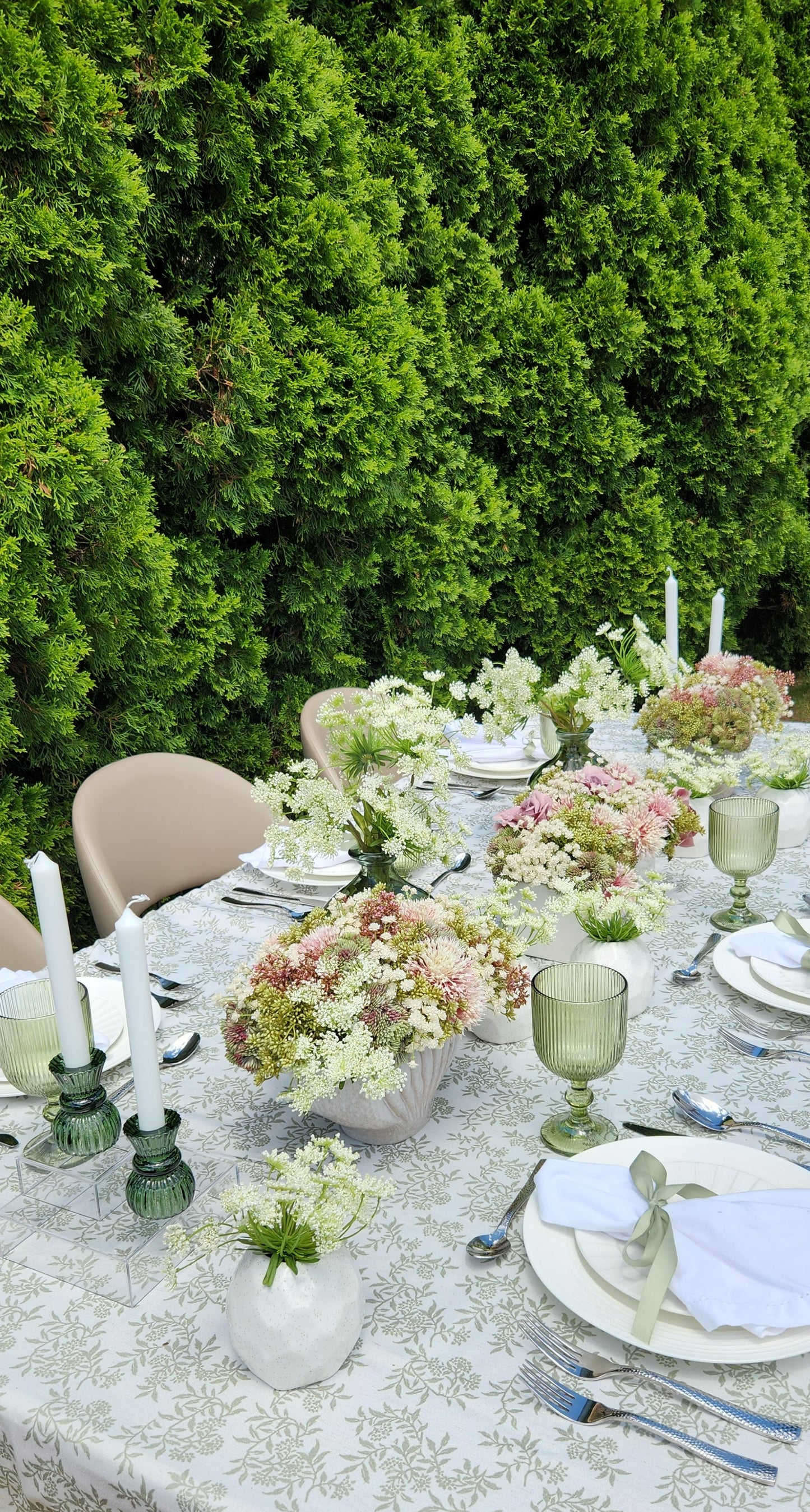 ARABEL TWIST FLORAL ARRANGEMENT